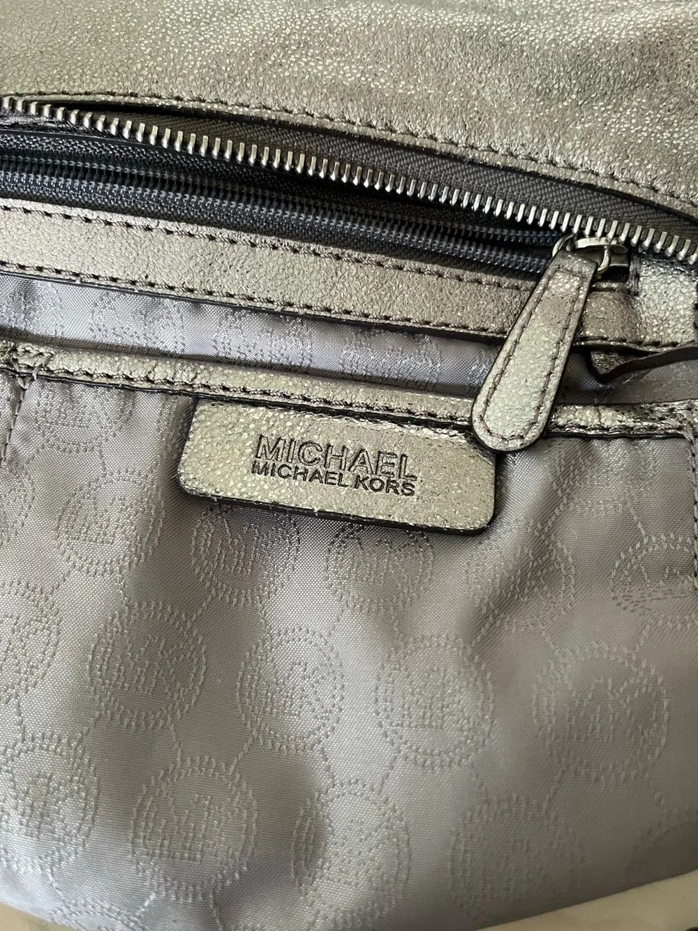 Vintage Y2K Michael Kors Metallic Silver Leather shoulder Bag missing charm